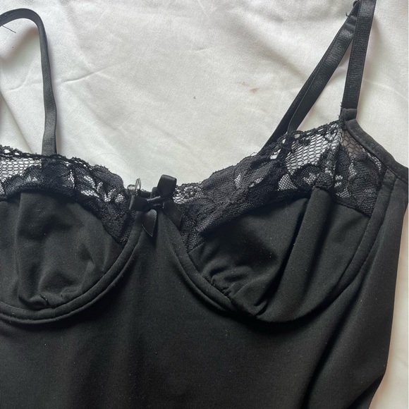 Satin lace trim bodysuit - Picture 3 of 8